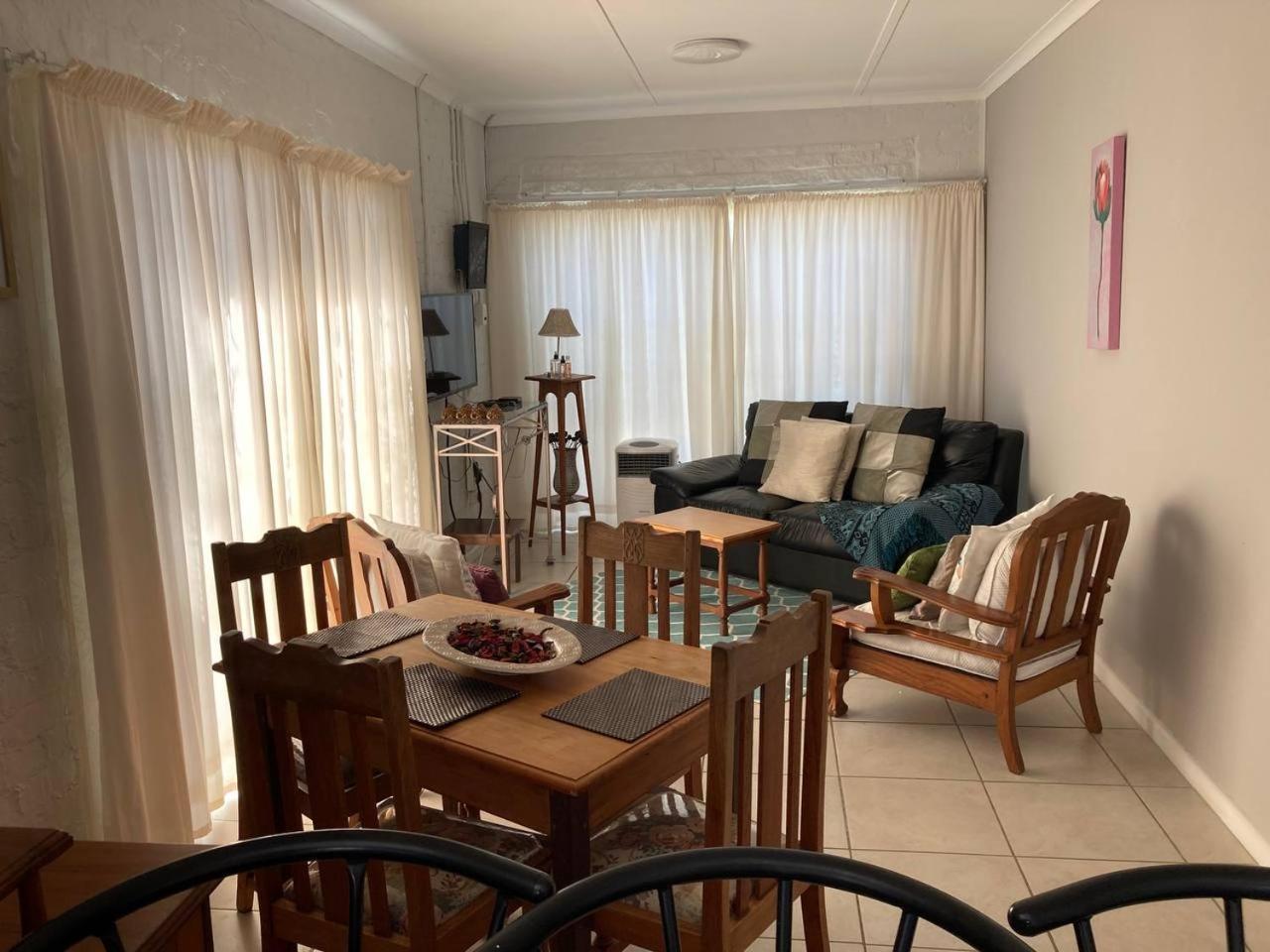 57 On Wellington Accommodation Колчестер Экстерьер фото